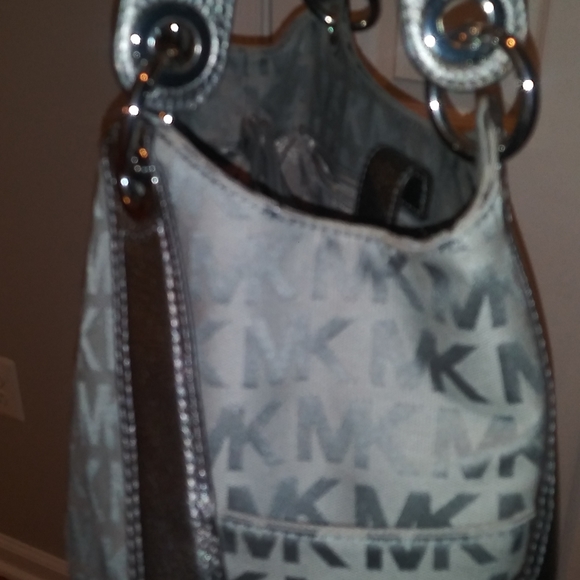 Michael Kors Signature Handbag - Picture 3 of 5
